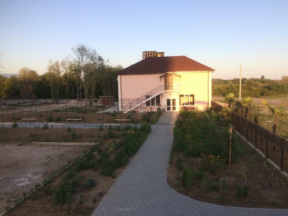 Hotel 777 Gudauta Kültér fotó
